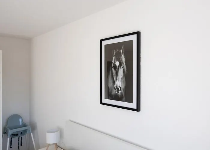 Bright In Thun, 50m To Free Parking Lägenhet